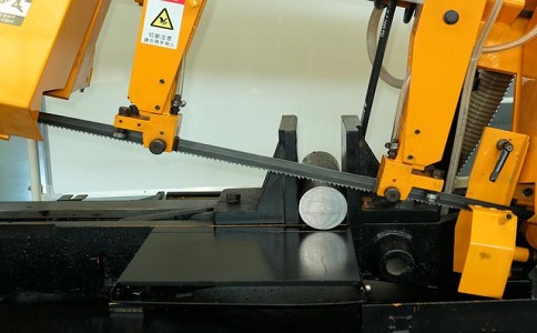 安州数控带锯床自动送料精度会出现偏差吗？